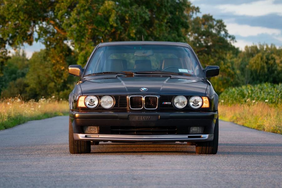  BMW M5 Touring (E34) 1992 года  (EU) (фото 7 из 94)